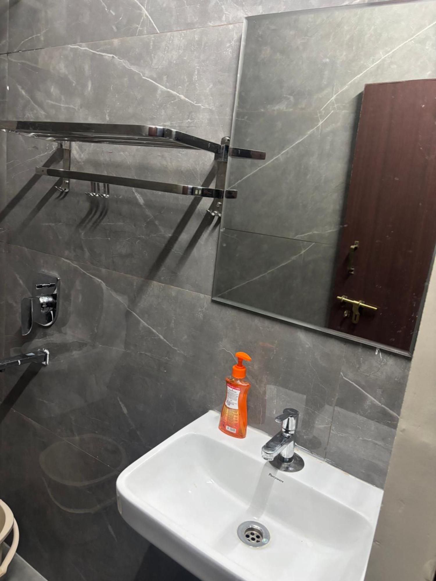 טירופאטי Nest Inn Homestay מראה חיצוני תמונה